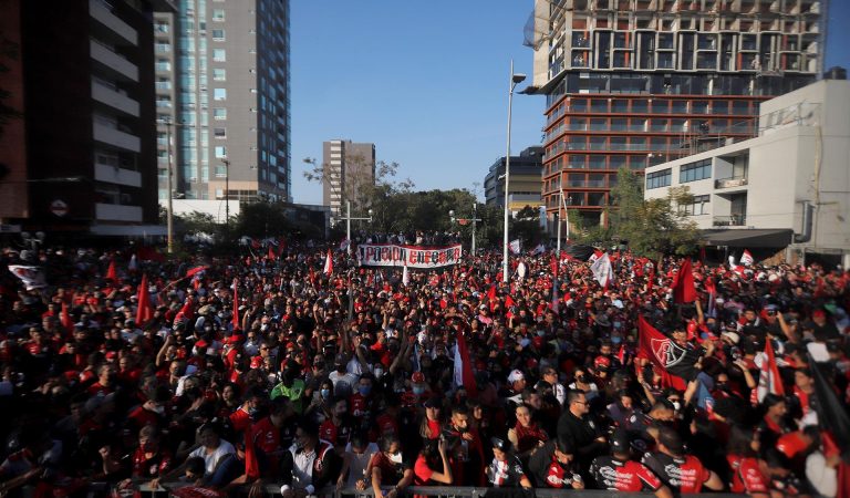 Atlas y su afición enloquecen calles de Guadalajara durante celebración de título de la Liga MX