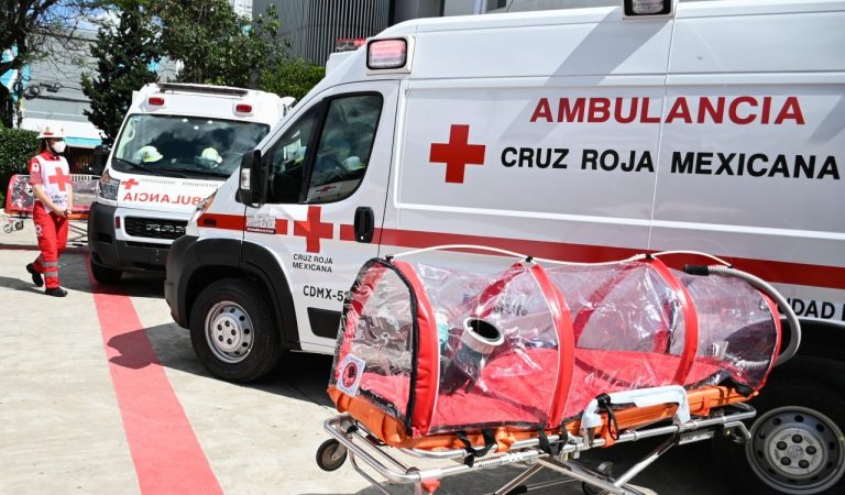 Aumentan traslados en ambulancias con pacientes covid en CDMX