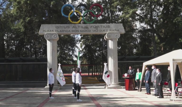 Abanderan a delegación mexicana que participará en Juegos Olímpicos de Invierno
