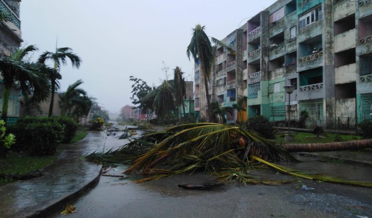 El huracán ‘Ian’ deja sin luz a Cuba en su camino hacia Florida