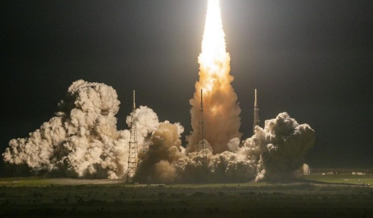 Artemis 1 de la Nasa es lanzado con éxito hacia la Luna