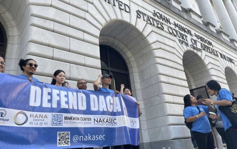 Inmigrantes traídos a EU de niños piden mantener protecciones contra deportación