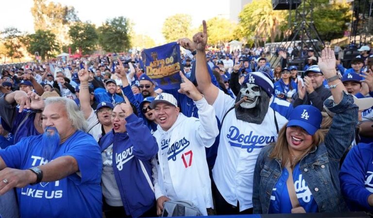 Dodgers festejan el título de Serie Mundial con desfile y evento en el estadio