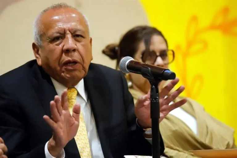 Pide Garduño que EU regrese a mexicanos a aeropuertos