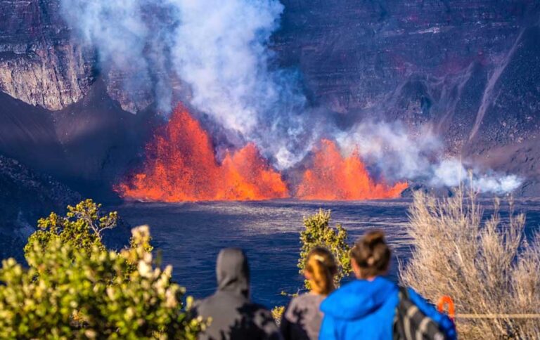 Volcán Kilauea de Hawai arroja lava por segundo día consecutivo