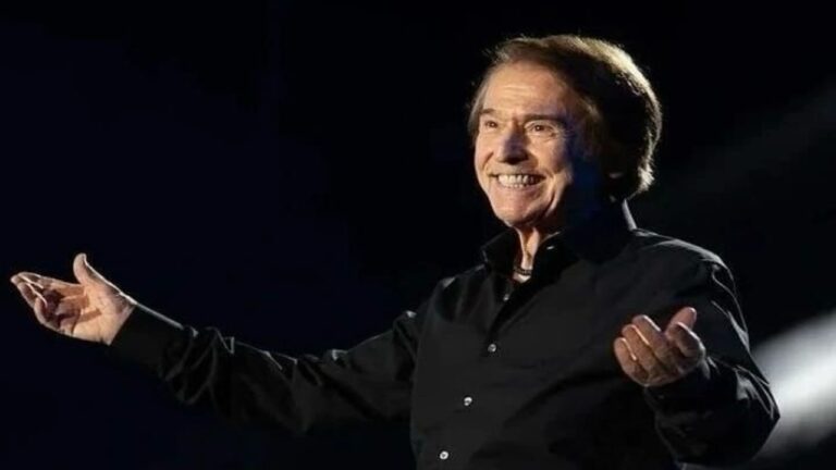 Raphael se encuentra bien, pero permanecerá hospitalizado: fuentes de su oficina en España