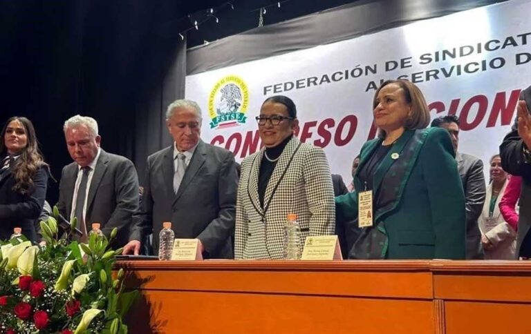 Se lanza líder de la FSTSE contra AMLO