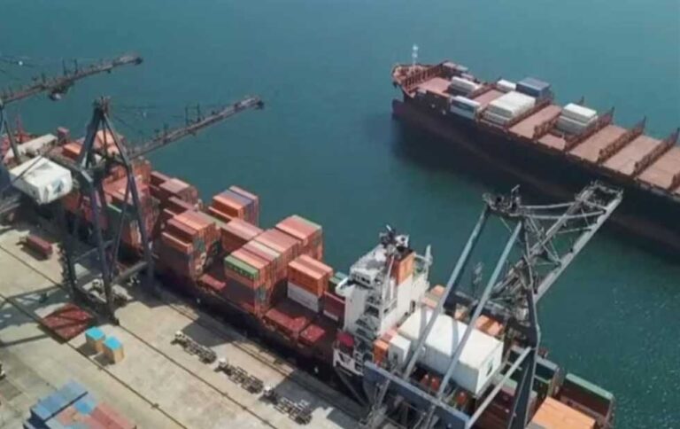 Detectan 40 agentes aduanales irregulares; cancelan 7