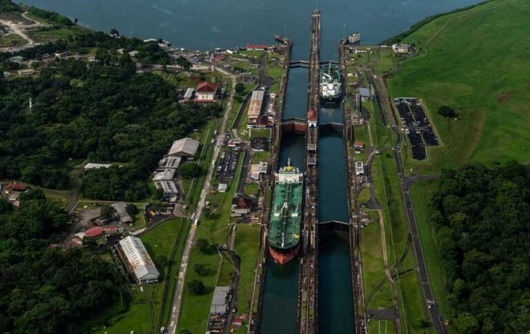 Trump quiere controlar Panamá y Groenlandia; esta vez no es una broma