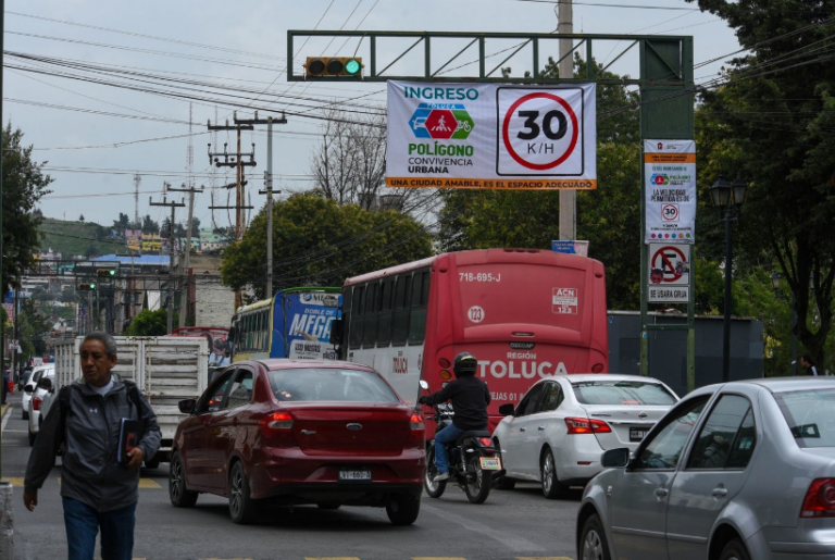Aumentan costos de licencias y permisos de conducir en Edomex 2025
