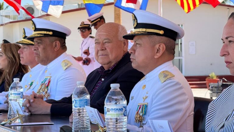 Asiste Gobernador de BCS a cambio de Mando en IV Zona Naval