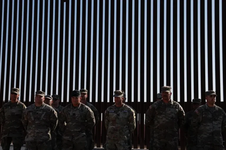 Trump ordena el despliegue de tropas en la frontera con México