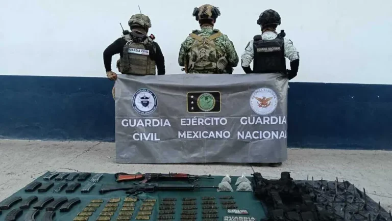 Decomisan armamento en operativo en Tancítaro, Michoacán.