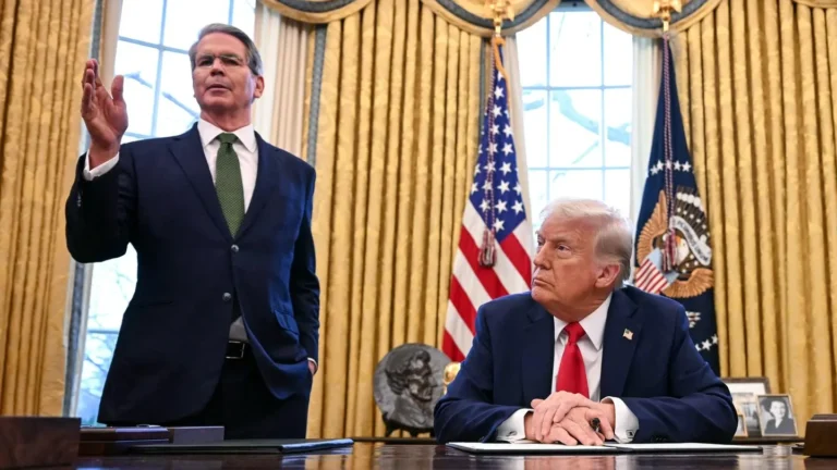 Despide Trump a personal de control de tráfico aéreo