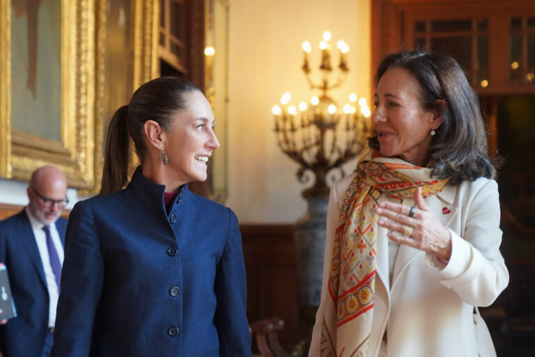 Sheinbaum se reúne con Ana Botín, presidenta de Banco Santander