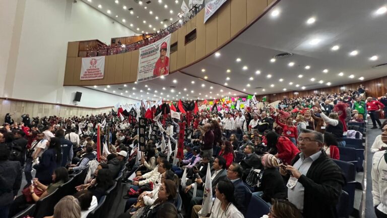 Sindicatos y centrales obreras respaldan a Sheinbaum ante EU