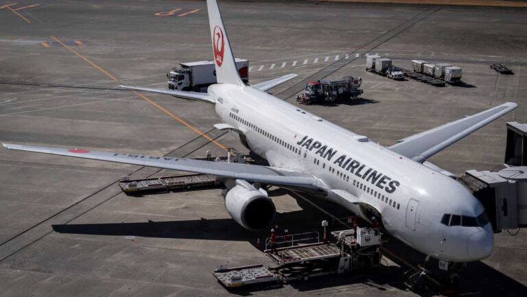 Chocan dos aviones en aeropuerto de Seattle