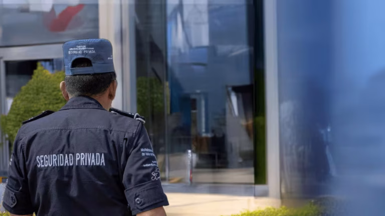 Ofrecerían 100 mil plazas de seguridad a repatriados