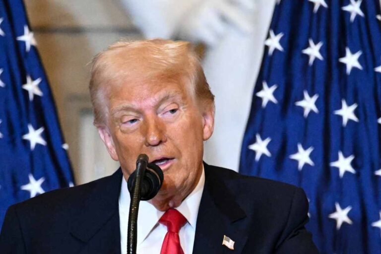 Demanda Trump a Chicago en una última ofensiva contra las ciudades “santuario”