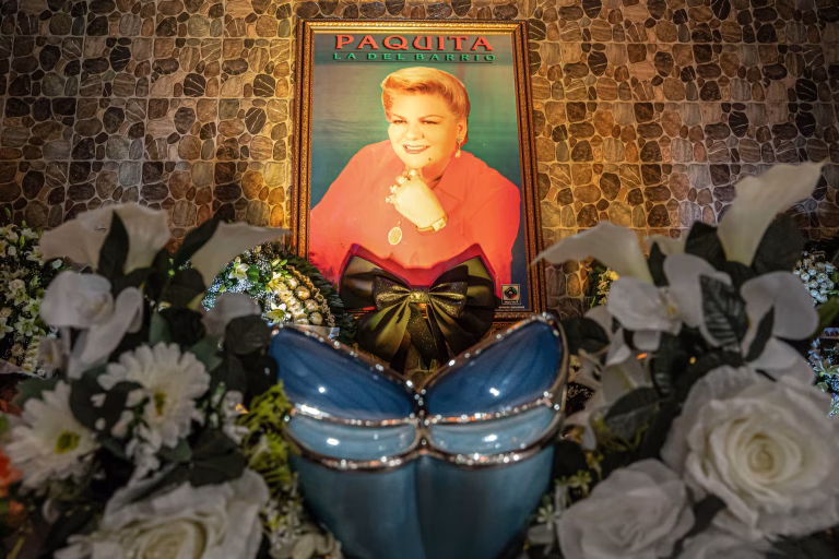 El último adiós a Paquita la del Barrio