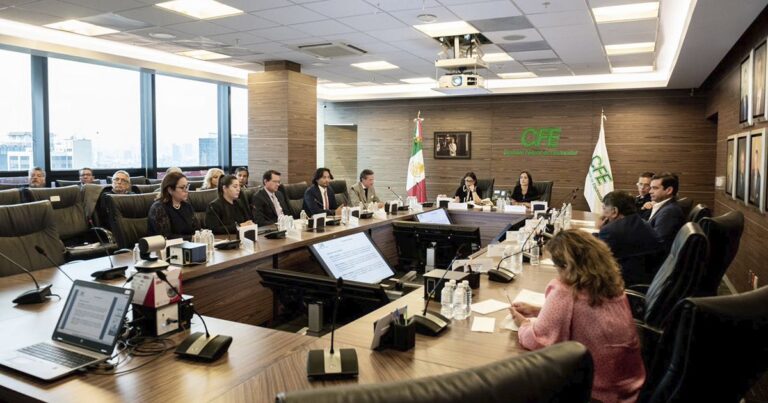 Consejo de Administración de CFE aprueba compra de 49% de las acciones de Altán Redes