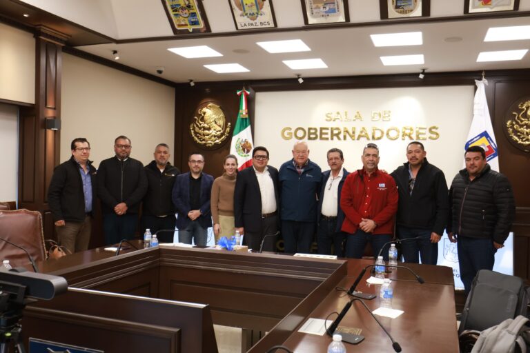 Acuerda el Gobierno de BCS unir voluntades por la Exportadora de Sal de Guerrero Negro