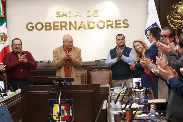 Toman protesta a la nueva Mesa Directiva del Colegio de Notarios Públicos de BCS