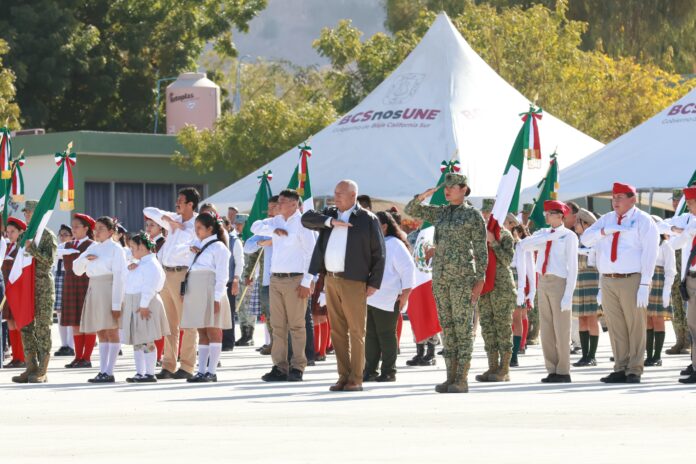 Gobierno de BCS celebra el Día de la Bandera Nacional: VMCC