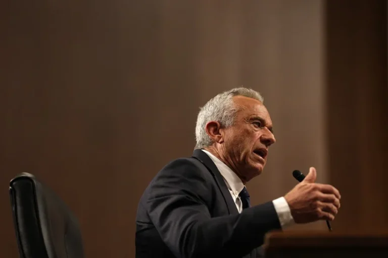 Robert F. Kennedy Jr. es confirmado como secretario de Salud en EE.UU.