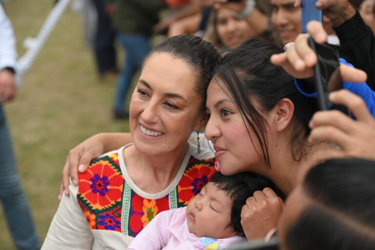 Sheinbaum presenta Programas del Bienestar en Tihuatlán, Veracruz