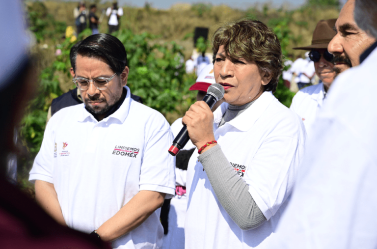 Supervisa Delfina Gómez desazolve en presa El Ángulo, en Izcalli