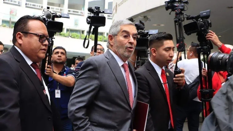 Ningún mexicano irá a la base militar de Guantánamo: Juan Ramón de la Fuente