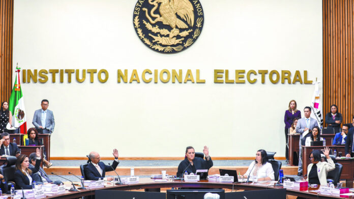 INE avala lista definitiva de candidatos para la SCJN y el TEPJF; ordena imprimir boletas