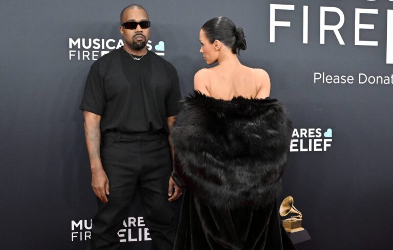 Admite Kanye West dominio sobre su esposa tras Grammys