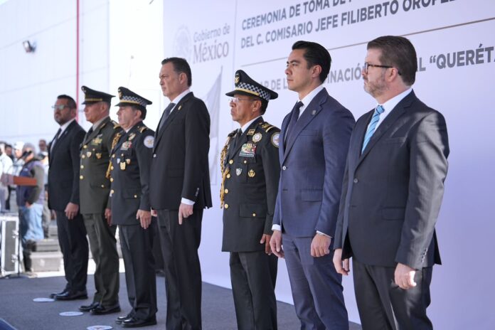 Mauricio Kuri asiste a la toma de protesta de Rubén Torres como coordinador de la Guardia Nacional.