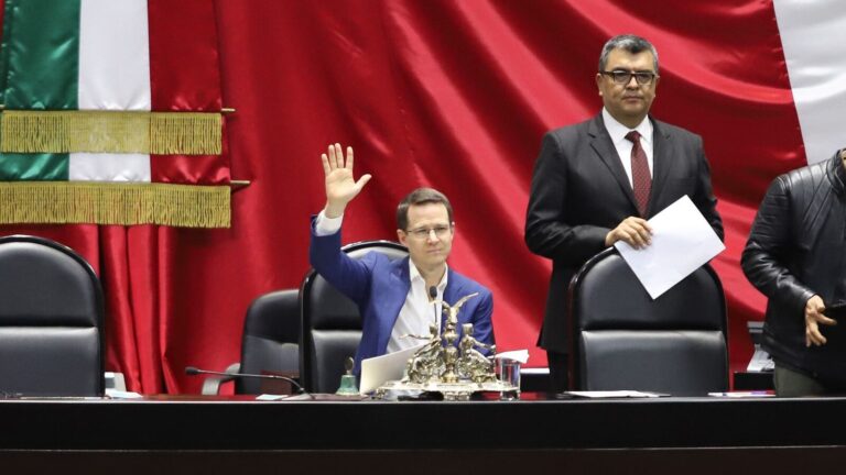 Ricardo Anaya advierte sobre reforma al Infonavit y aconseja a trabajadores proteger sus ahorros