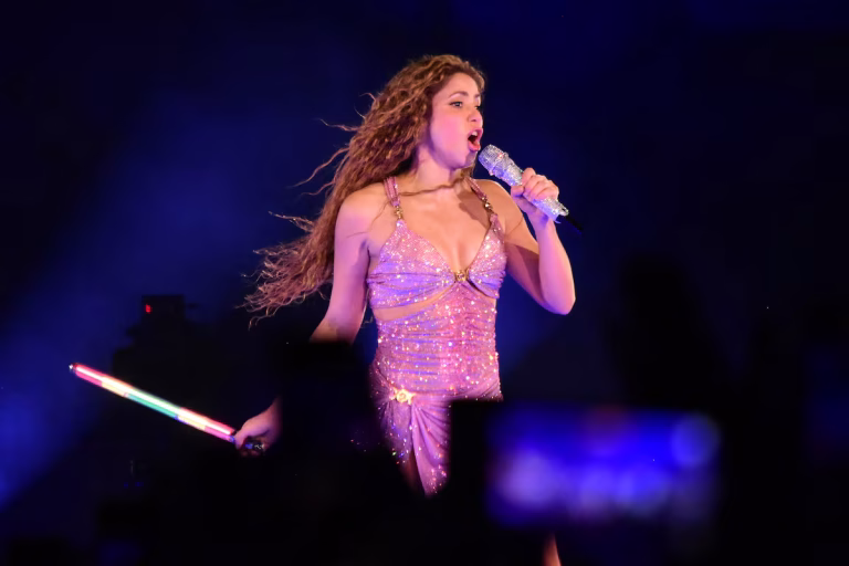Shakira desata locura y hace vibrar a su natal Barranquilla