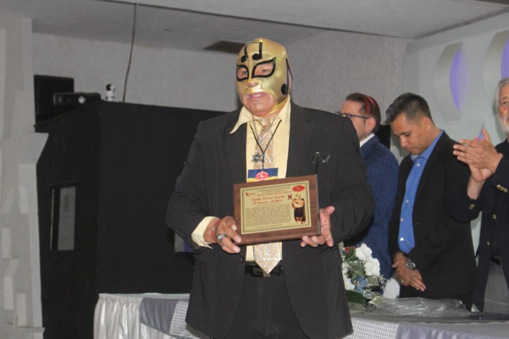 Fallece "El Trovador Solitario", leyenda de la lucha libre juarense