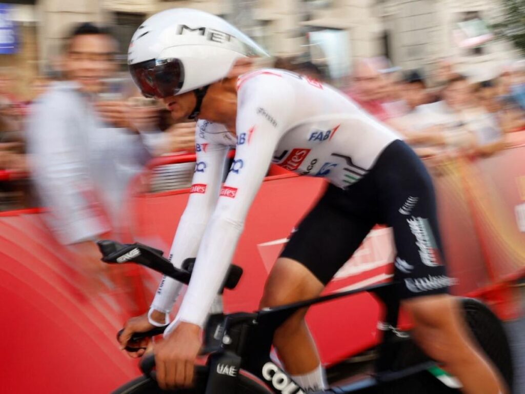 Isaac del Toro brilla en Tirreno-Adriático con un top 10 en la primera etapa