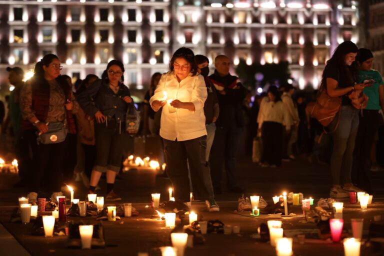 Familiares de desaparecidos exigen justicia y diálogo con Sheinbaum en vigilia nacional