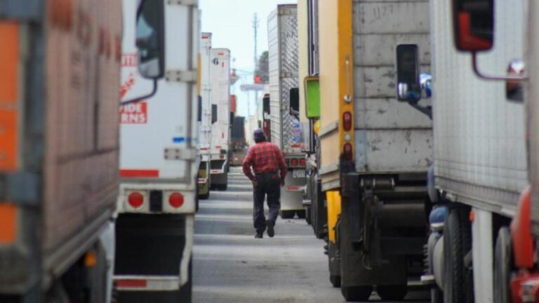 Frenan en México envío de mercancías