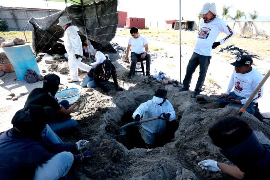 Descartan más hornos crematorios en rancho de Jalisco en Teuchitlán