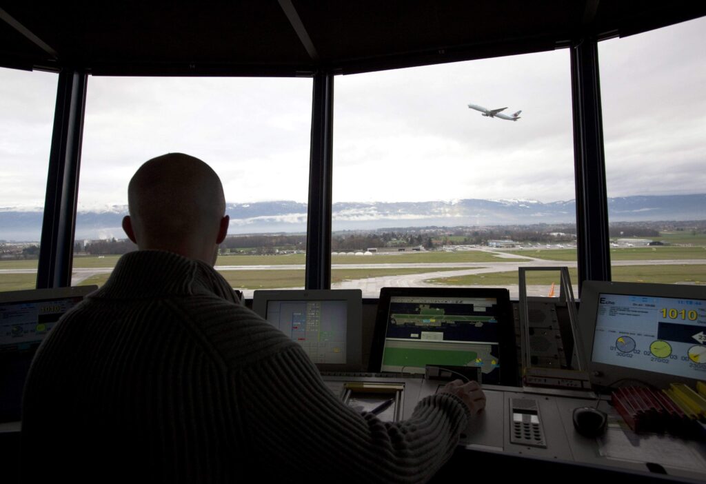 Déficit de controladores aéreos en México aumenta riesgos en la aviación 1 Déficit de controladores aéreos en México aumenta riesgos en la aviación
