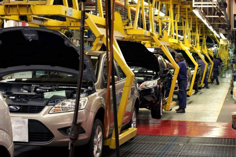 Aranceles de Trump ponen en jaque a la industria automotriz mexicana