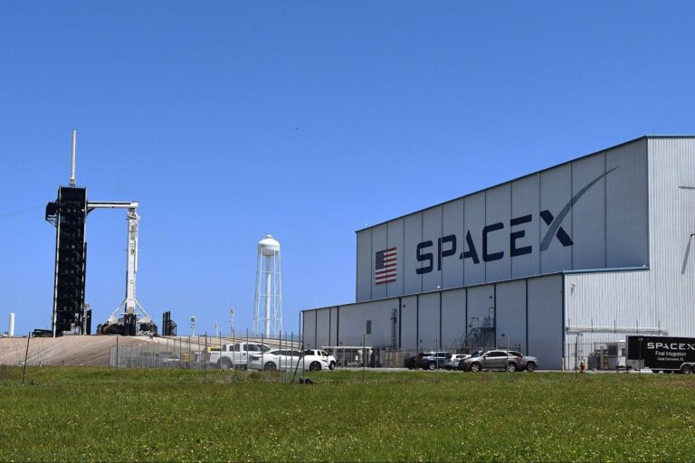 SpaceX expande su influencia en el gobierno de Trump y asegura nuevos contratos