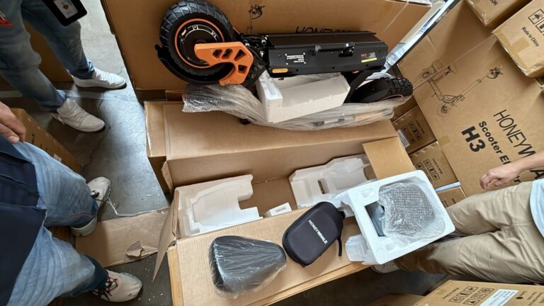 Decomisan mercancía de origen chino valuada en más de 300 millones de pesos en la aduana de Pantaco