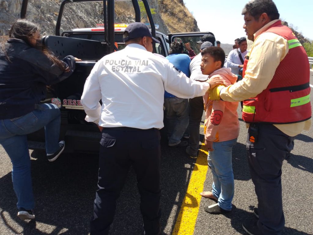 Accidente en Oaxaca: 19 muertos y 24 heridos tras volcadura de autobús