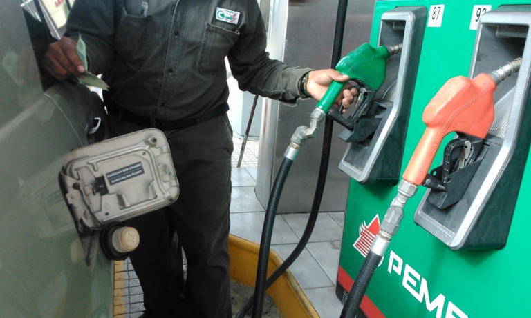 Empresarios de EU critican tope a gasolina en México