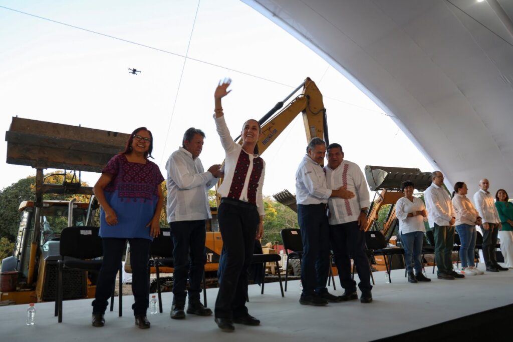 Sheinbaum y Ramírez Aguilar supervisan avance del Tren Interoceánico