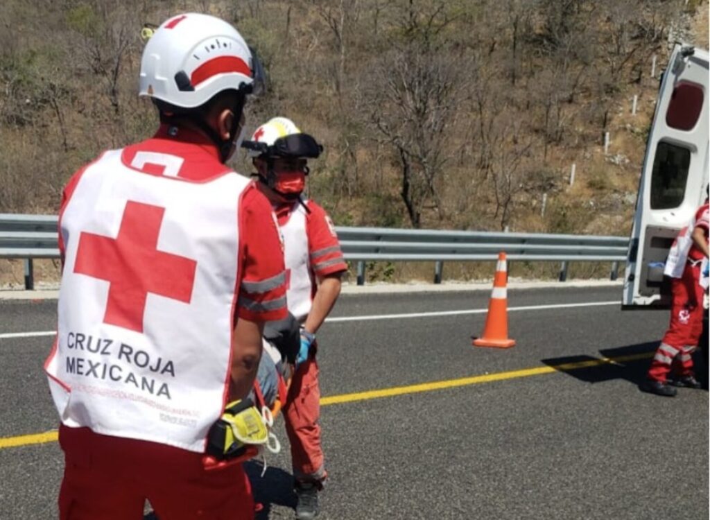 Accidente en Oaxaca: 19 muertos y 24 heridos tras volcadura de autobús